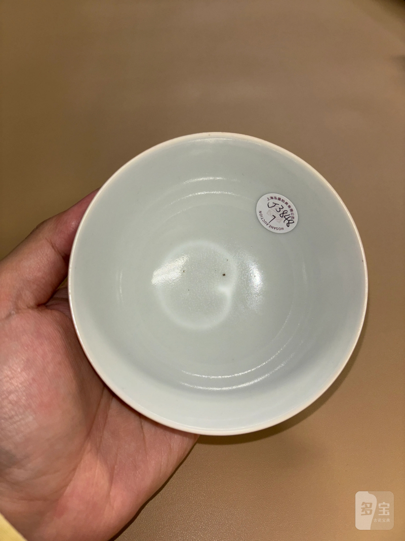 清道光 珊瑚红地粉彩花卉纹碗 - 图7